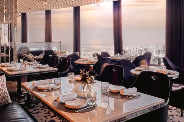 Atmosphere Burj Khalifa, Pengalaman Kuliner di Puncak Dunia