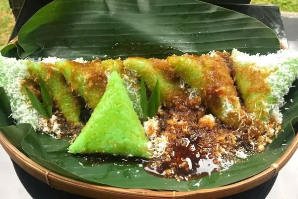 Lupis Ketan, Cita Rasa Tradisional yang Masih Terjaga