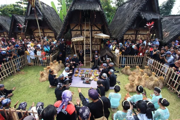 Festival Panen Raya di Kampung Adat Ciptagelar, Merayakan Alam dan Tradisi