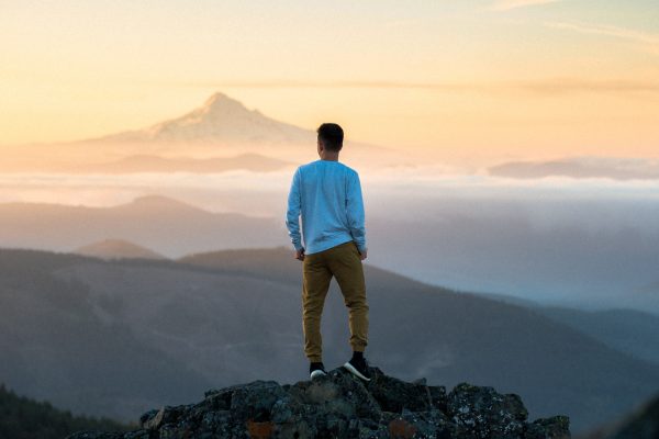 Kisah Inspiratif dari Para Solo Traveler Dunia