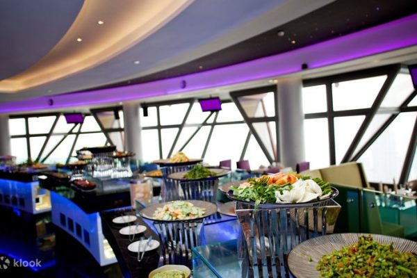 Sky Garden 360, Tempat Makan Terbaik dengan Pemandangan Kota dari Ketinggian